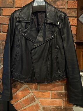 DKNY sz small Black Leather Asymmetrical Moto Jacket.  Like NEW